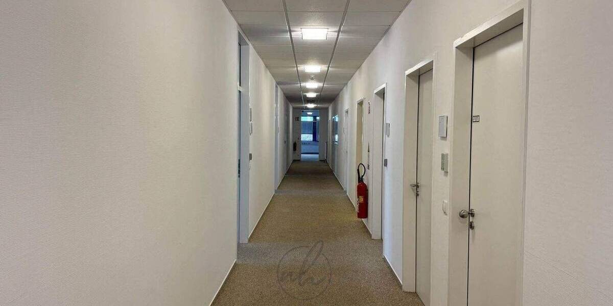 Gewerbeobjekt Hamburg Rahlstedt - 2 Zimmer, 100 m&sup2;, 1.300&euro; | Angebot:26903029
