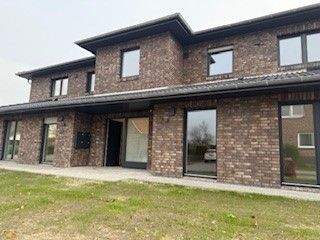 Familienfreundliche 4 oder 3 Zimmer-Wohnung mit großen Garten 4 zimmer