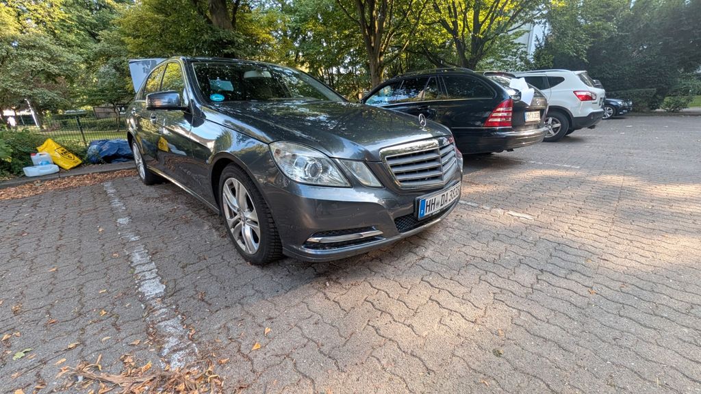 Mercedes-Benz 220 290.000 km 8.600 &euro; Hamburg 22117