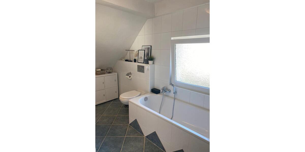 Dachgeschoßwohnung Buchholz in der Nordheide - 1 Zimmer, 67 m&sup2;, 1.200&euro; | Angebot:26251178