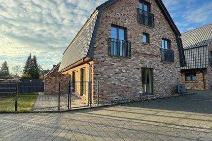 Traumhafte Doppelhaushälfte mit Wärmepumpe in idyllischer Lage 4 zimmer