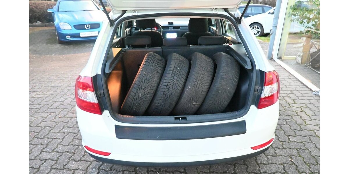 Skoda Rapid Spaceback 1.2 mit NAVI Steuerkette neu!!! 175.000 km 5.300 &euro; Seevetal - Hittfeld 21218