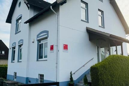 „Stadt-Villa“- ohne Sanierungspflicht ! sorgenfrei einziehen... 9 zimmer