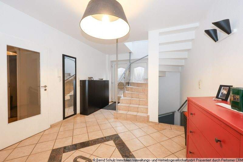 Doppelhaushälfte mit Vollkeller, Terrasse und Garten - viel Platz für die Familie 7 zimmer