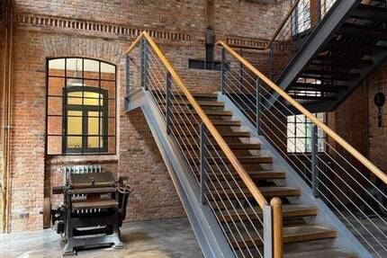 Kreatives Loft-Büro mit Dachterrasse in der historischen Alten Pianofabrik 4 zimmer