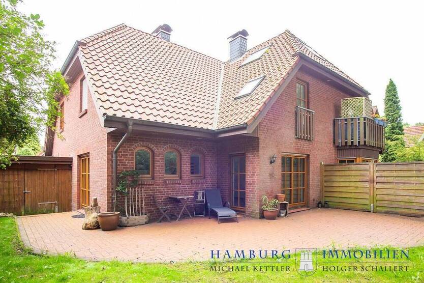 3-Familienhaus - BJ 1999 - EignerWohnung, 4 Zimmer, sofort beziehbar - 30-er Zone in 25436 Tornesch