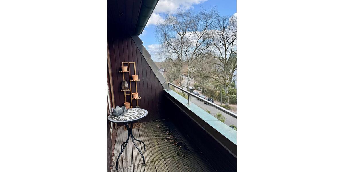 Dachgeschoßwohnung Hamburg Altona - 2.5 Zimmer, 89 m&sup2;, 1.300&euro; | Angebot:26123736