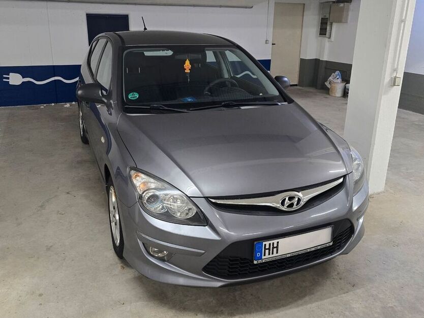i30