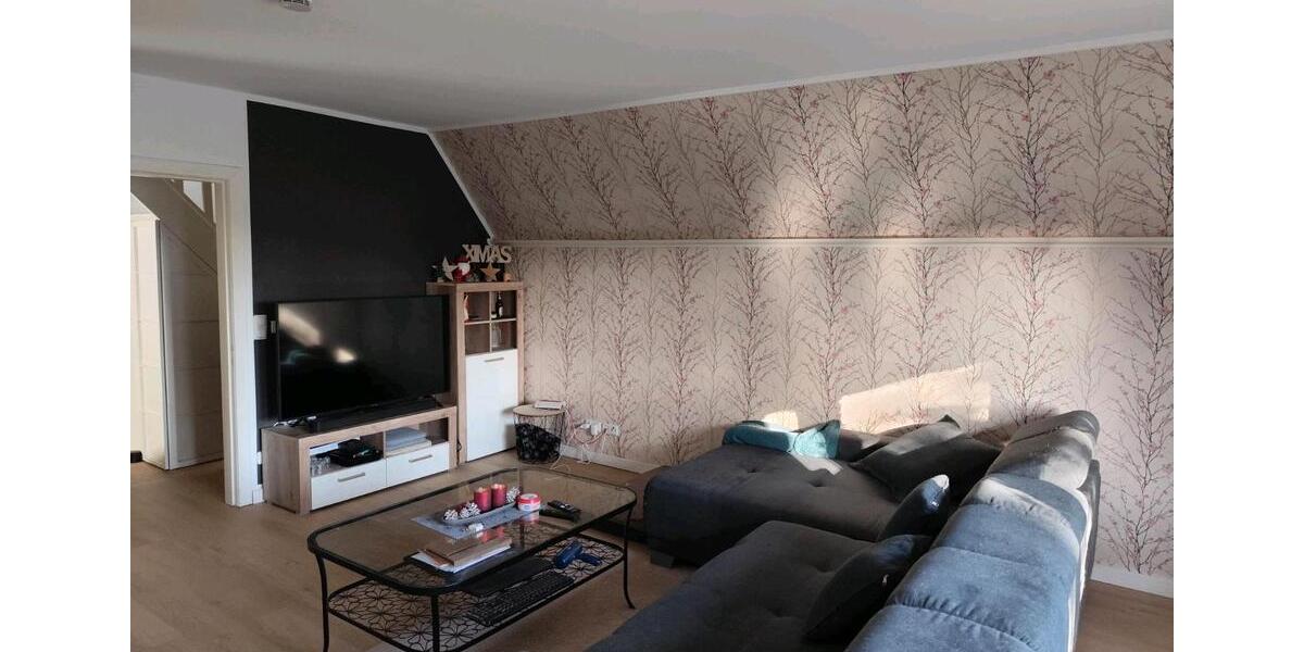 Dachgeschoßwohnung Norderstedt Friedrichsgabe - 3 Zimmer, 88 m&sup2;, 1.200&euro; | Angebot:25392347