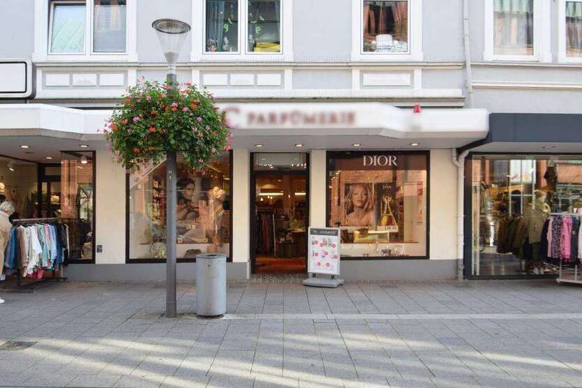 Einzelhandel in Hamburg 2.900 € 225 m²