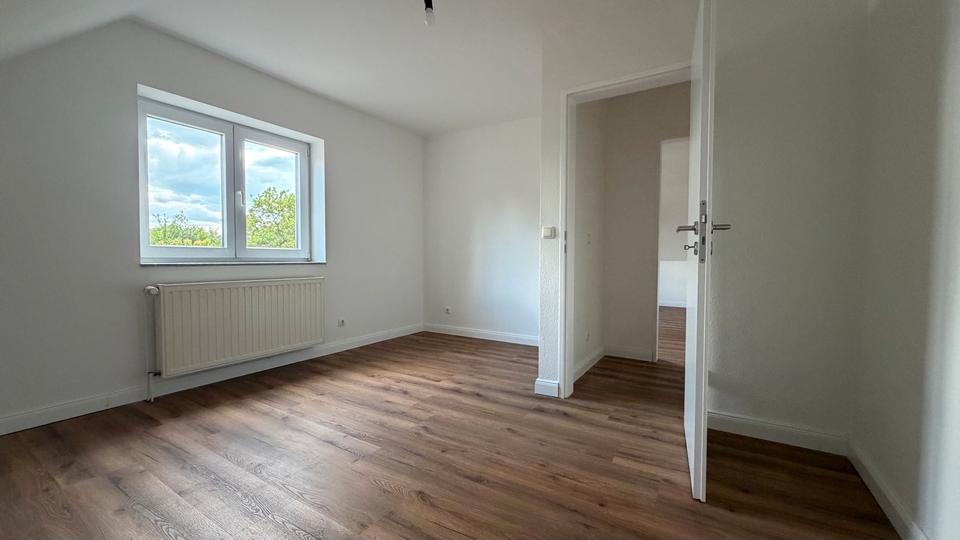 Doppelhaushälfte Wedel - 4 Zimmer, 120 m&sup2;, 2.000&euro; | Angebot:26527076