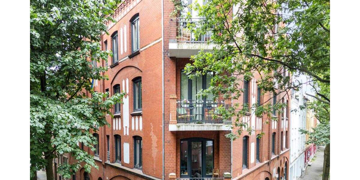 Altbaucharakter trifft Moderne - helle Wohnung mit Aufzug, Balkon und Dielenboden in grüner Lage! 2 zimmer