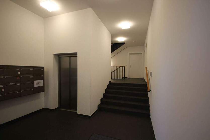 Am Brabandkanal! 1-Zimmer-Wohnung mit Terrasse am Wasser in Alsterdorf!