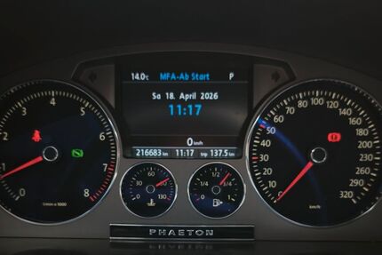 VW Phaeton 216.700 km 14.500 &euro; HAMBURG 20537