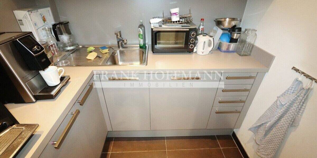 Flexible Bürofläche mit Stellplätzen und Keller in Quickborn zimmer