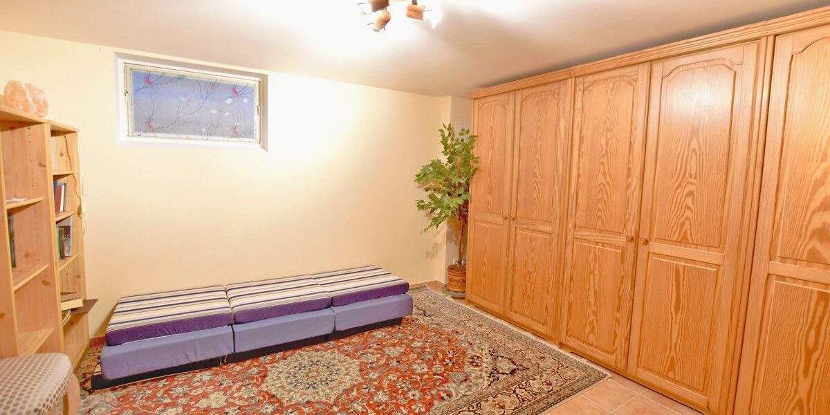 Lichtdurchfluteter 4-Zi.-Doppelhaustraum mit Wintergarten, Kamin, Sauna und Gartenidylle 4 zimmer