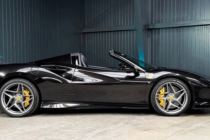 Ferrari F8 13.454 km 327.900 &euro; Siek 22962