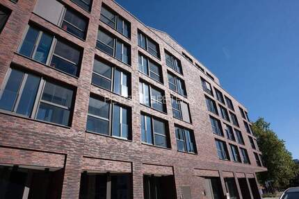 + Buntes Treiben auf zwei Ebenen: Ihre Maisonette-Wohnung mit eigener Dachterrasse! + 6 zimmer