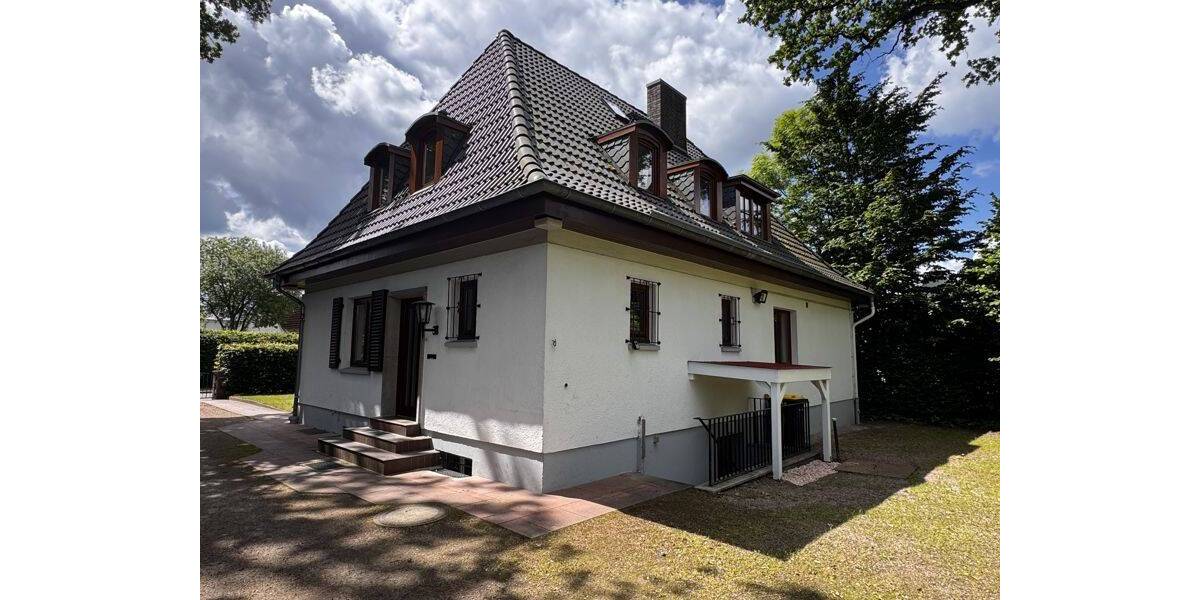 Einfamilienhaus Pinneberg - 7 Zimmer, 140 m&sup2;, 2.170&euro; | Angebot:26908840