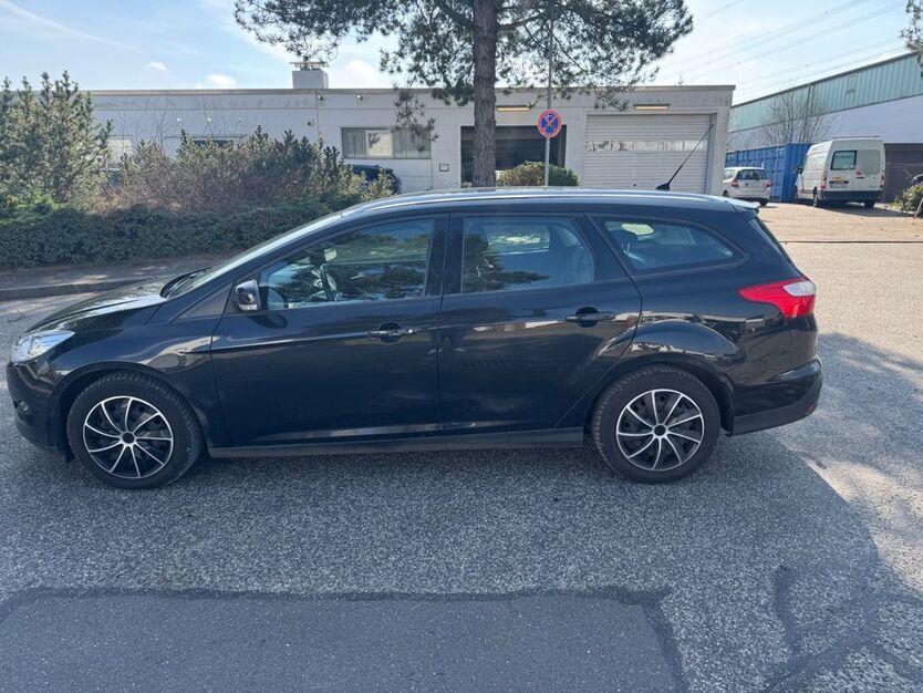 Ford Focus 153.208 km 2.390 € Barsbüttel 22885