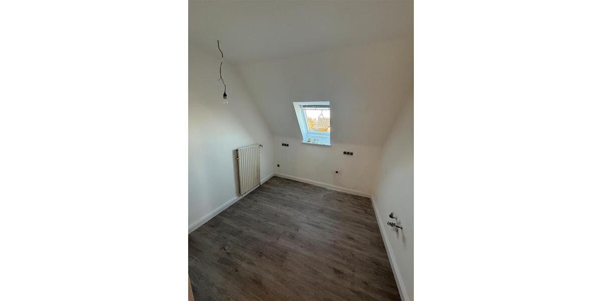 LAGE! LAGE! TOPLAGE in Quickborn. Charmante, lichtdurchflutete 4 Zimmerwohnung mit riesigem Süd-Balkon. 4 zimmer