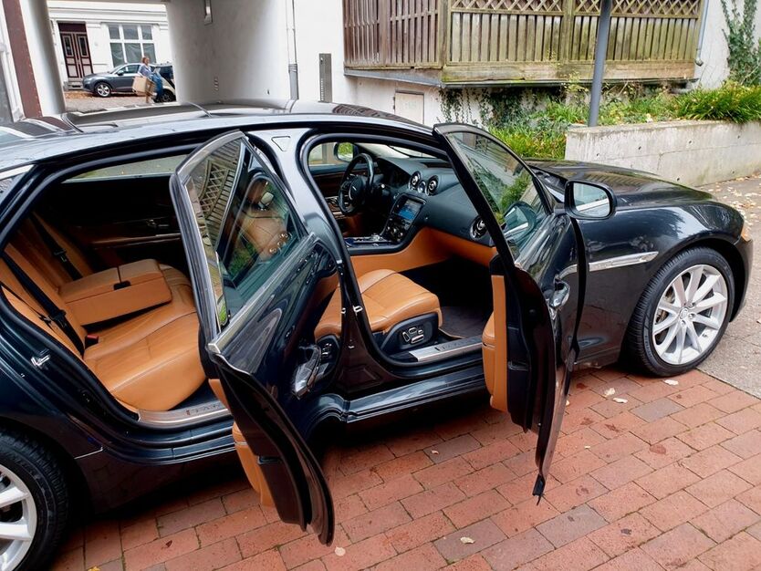 Jaguar XJ 146.500 km 17.990 € Hamburg 22085