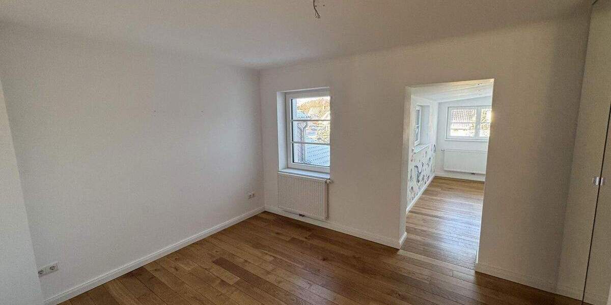 Reihenmittelhaus Hamburg Hausbruch - 5 Zimmer, 100 m&sup2;, 2.200&euro; | Angebot:25721387