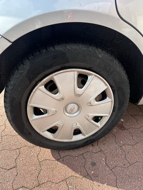 Ford Fiesta 89.592 km 2.500 € Hamburg 20038