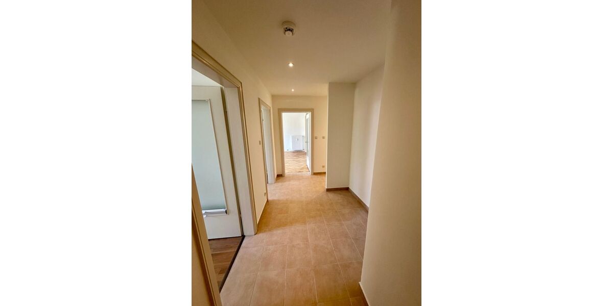 Provisionsfrei* 5-Zimmer-Wohnung in Wasserlage am Alsterlauf - Balkon, TG, 124 m², Alsterdorf - Etagenwohnung Hamburg Alsterdorf | Angebot:26075346