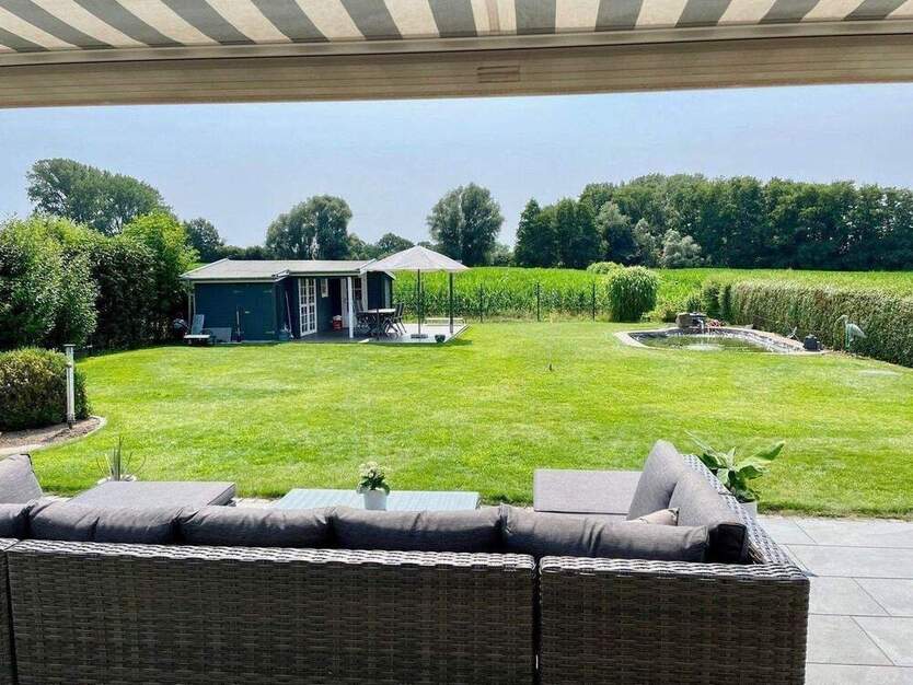 F-R-E-I- Traum Walmdach-Haus mit Weitblick
