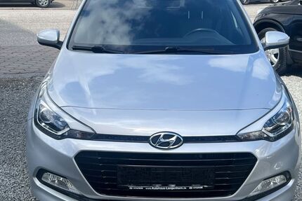 Hyundai i20 81.000 km 8.490 &euro; Hamburg 20537