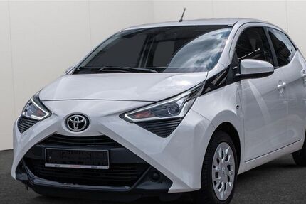 Toyota Aygo (X) 53.495 km 11.890 &euro; Ahrensburg 22926