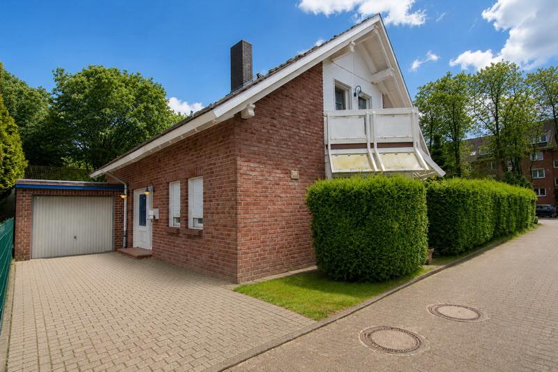 Individuelle Architektur trifft außergewöhnliches Wohnen !!! - Einfamilienhaus Halstenbek | Angebot:26999980