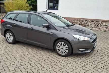 Ford Focus 108.000 km 8.900 € Pinneberg 25421