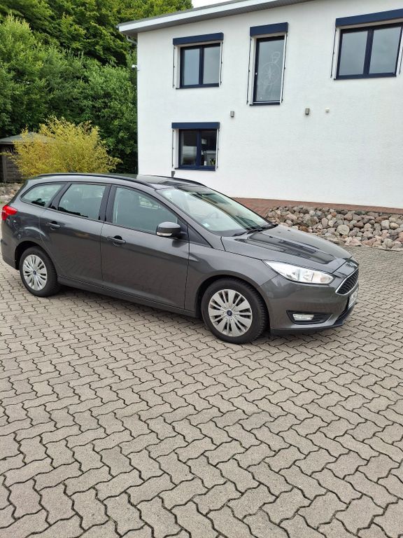 Ford Focus 108.000 km 8.900 € Pinneberg 25421