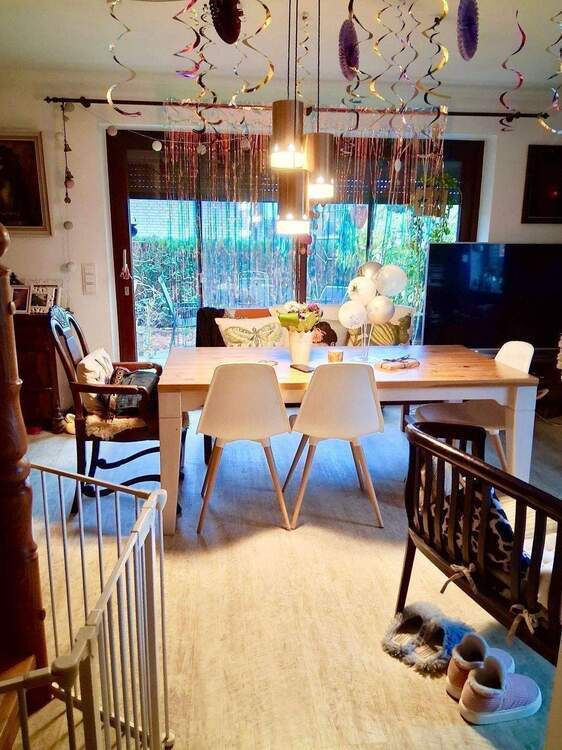über 300 m2 WflNfl. - xxl Landhaus für 2 Familien oder große Familie - FREI - 2 x 5 Zimmer - Kamin - Sauna - riesiger Keller -