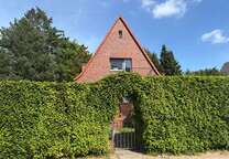 Haus zum Mieten in Hamburg-Wellingsbüttel 2.350 € 115 m²