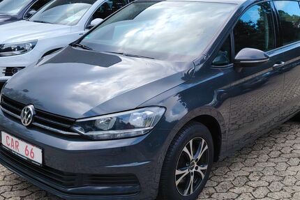 VW Touran 176.200 km 10.990 &euro; Buxtehude 21614