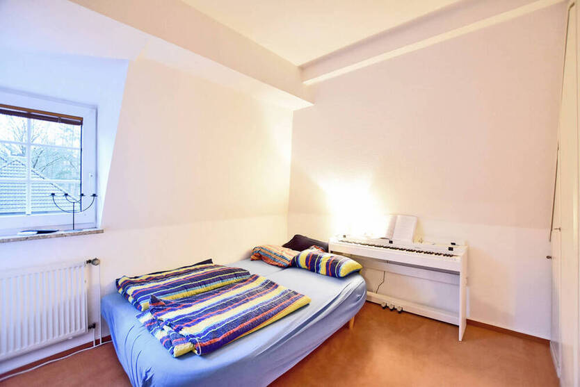 4-Zi.- Doppelhaustraum mit Wintergarten, Kamin, Sauna, Carport und Garten in ruhiger Sackgassenlage