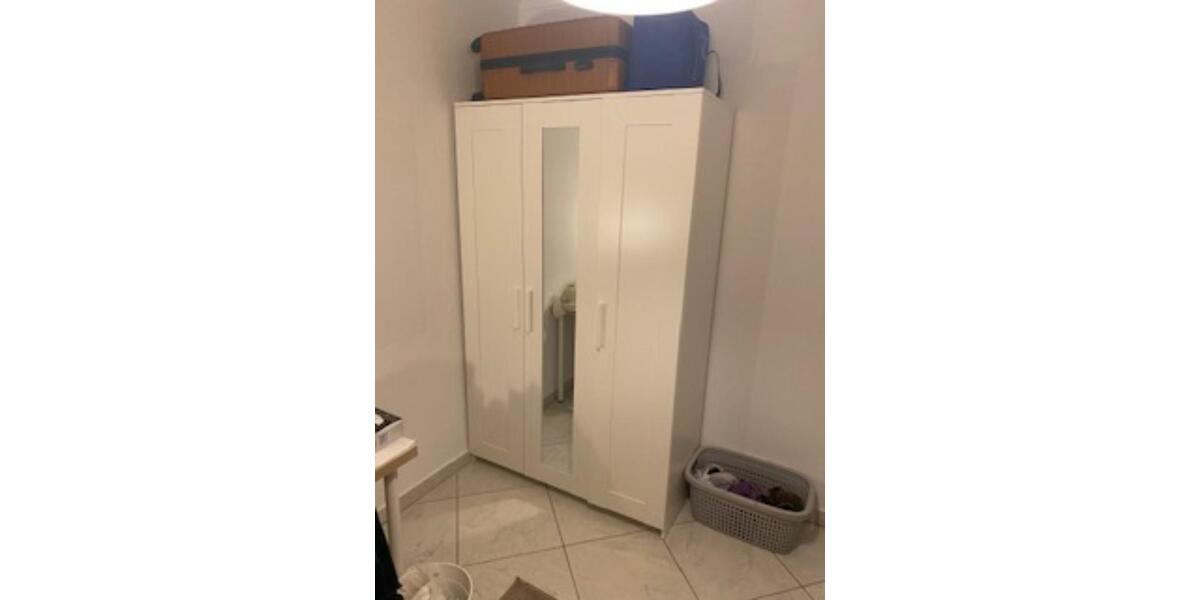 Etagenwohnung Hamburg Schnelsen - 5 Zimmer, 12 m&sup2;, 650&euro; | Angebot:25257870