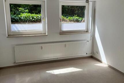 Büro & Lager mit Pantry und Duschbad; frisch gestrichen zimmer