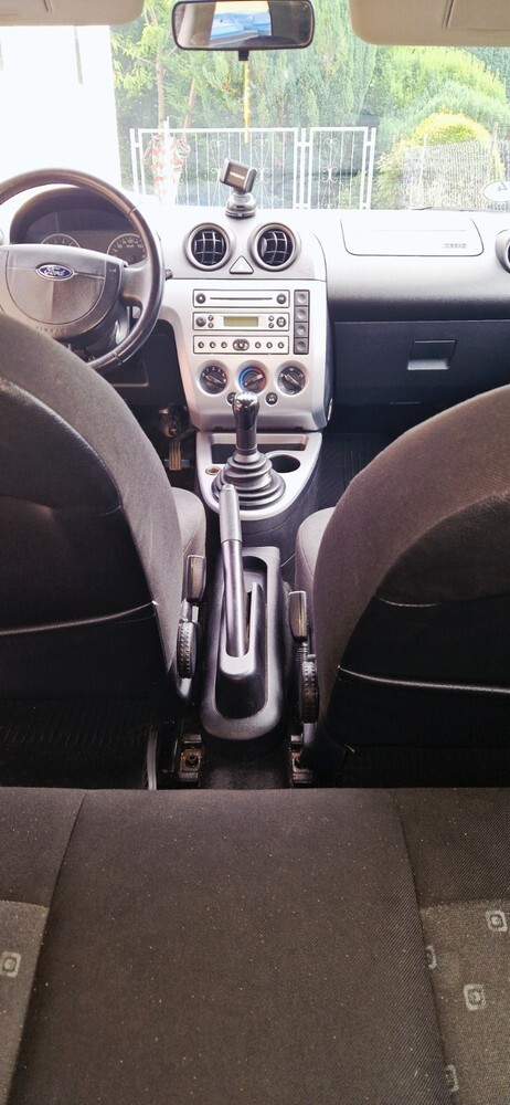 Ford Fiesta 212.000 km 1.200 € Hamburg 20038