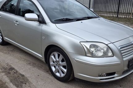 Toyota Avensis 196.282 km 2.399 &euro; hamburg 20539