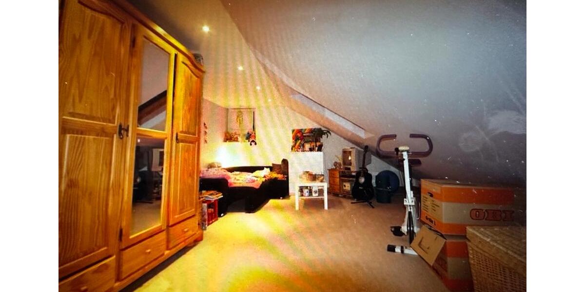 Dachgeschoßwohnung Neu Wulmstorf - 5 Zimmer, 131 m&sup2;, 275.000&euro; | Angebot:26096365