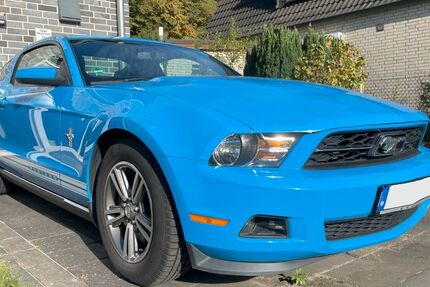Ford Mustang 118.000 km 13.000 € Hamburg 22111