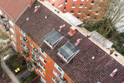 Möblierte, rückwärtig gelegene 2-Zi.-Wohnung mit Süd-West-Loggia, Keller und Dachboden
