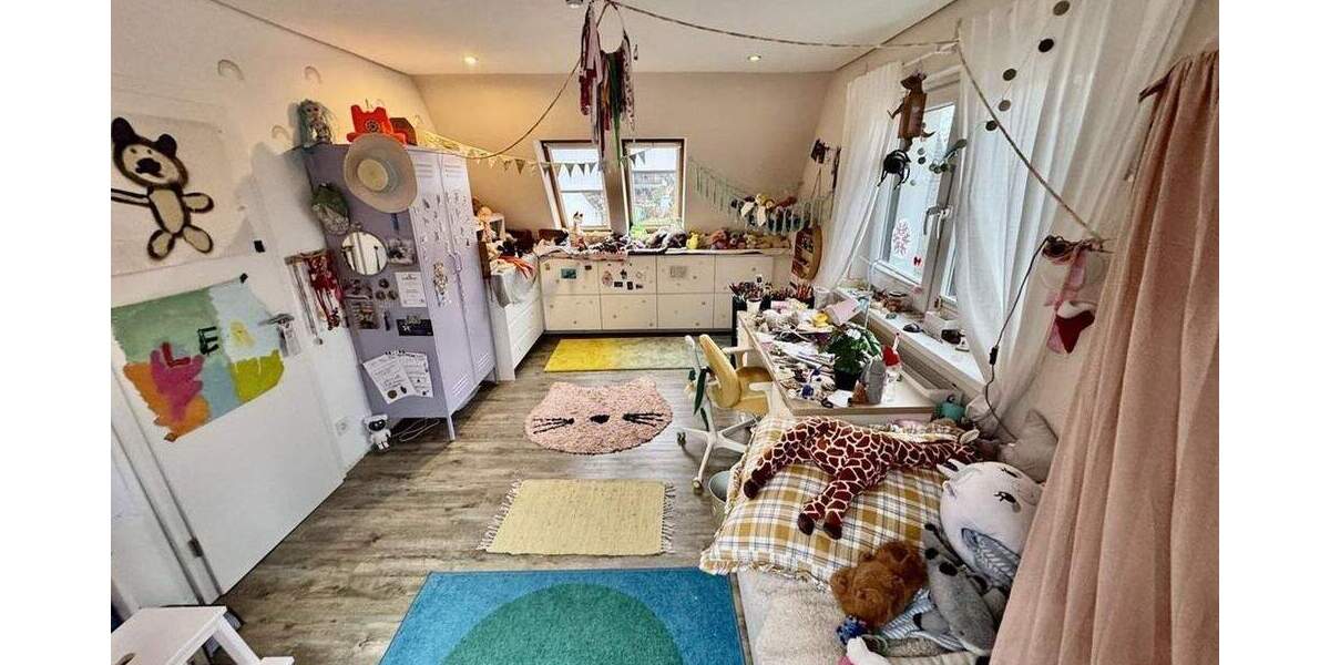 Provisionsfrei! Viel Platz für die Familie - zentrales Wohnen im Grünen! 6 zimmer