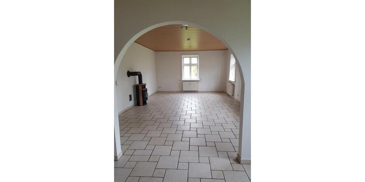 Erdgeschoßwohnung Haseldorf - 3.5 Zimmer, 130 m&sup2;, 1.300&euro; | Angebot:26493034