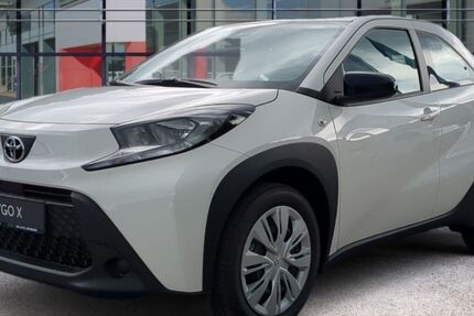 Toyota Aygo (X) 3.412 km 16.985 &euro; Halstenbek 25469