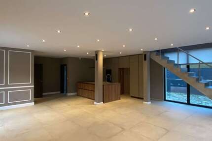 Haus zum Mieten in Oststeinbek 2.550 € 135 m² 4 zimmer